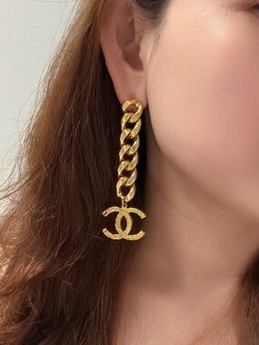 CHANEL Gold Chain Drop CC Logo Earrings